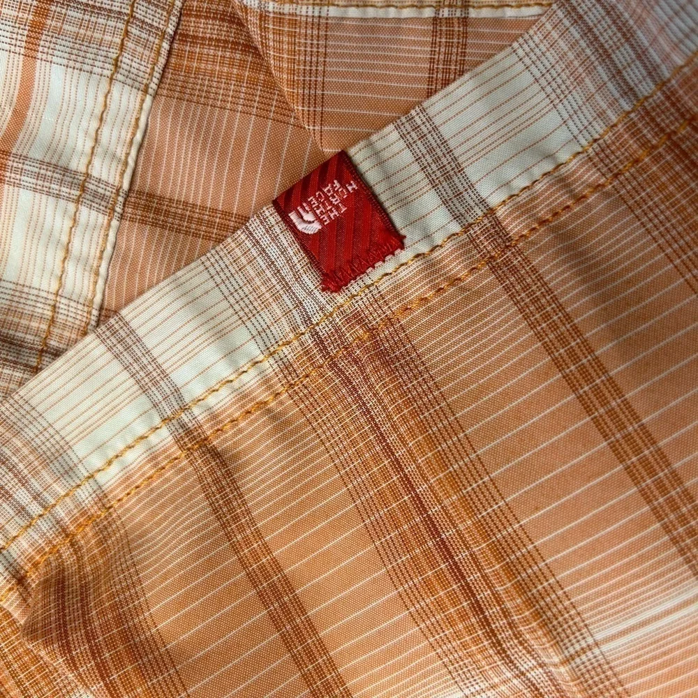 The NorthFace orange & white vapor-wick plaid button down mens shirt Sz XL. D20